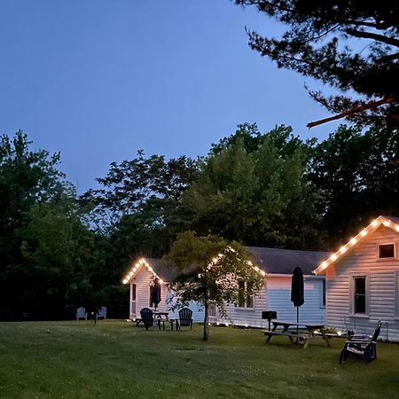 Drop Anchor Cottages And Lake House Geneva-on-the-Lake Εξωτερικό φωτογραφία