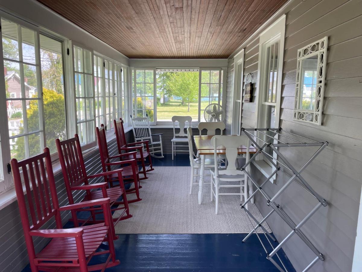 Drop Anchor Cottages And Lake House Geneva-on-the-Lake Εξωτερικό φωτογραφία