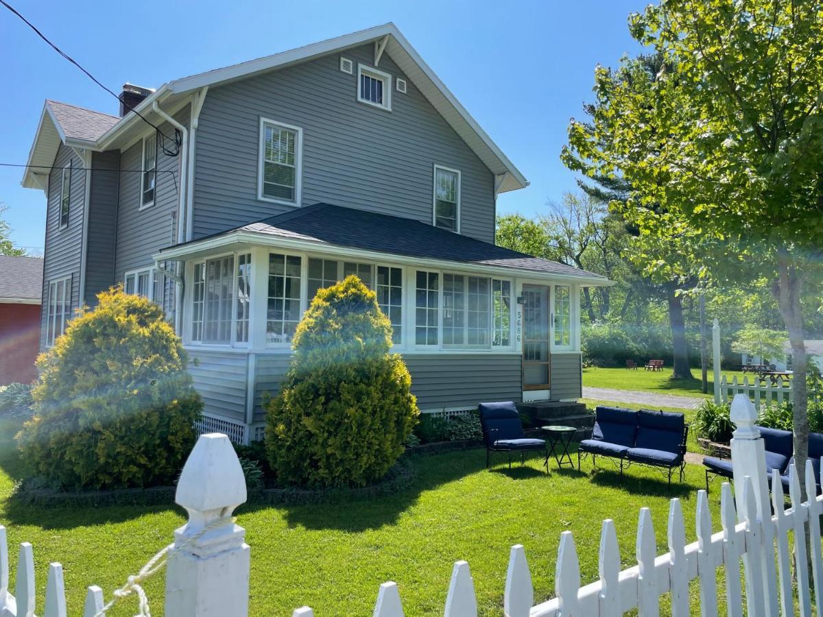 Drop Anchor Cottages And Lake House Geneva-on-the-Lake Εξωτερικό φωτογραφία