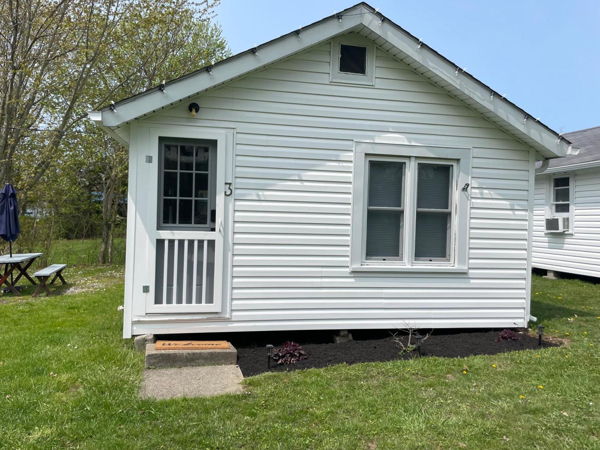 Drop Anchor Cottages And Lake House Geneva-on-the-Lake Εξωτερικό φωτογραφία
